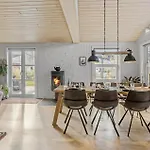3 Bedroom Cozy In