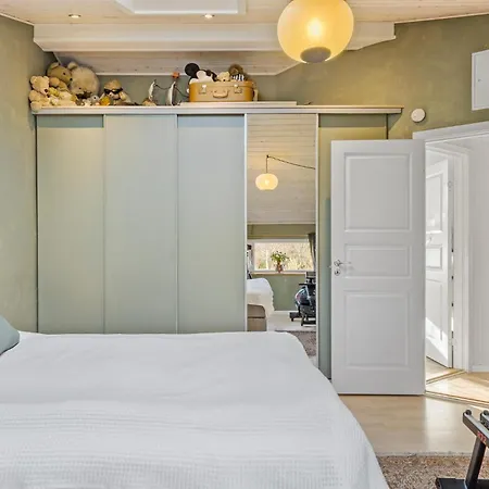 펜션 3 Bedroom Cozy In