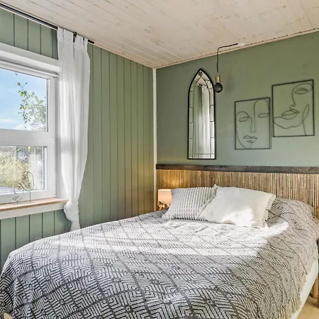 펜션 3 Bedroom Cozy In