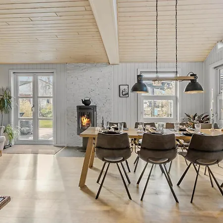 3 Bedroom Cozy In