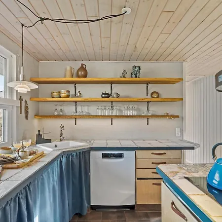3 Bedroom Cozy In *