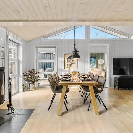 3 Bedroom Cozy In Feriehus Nibe