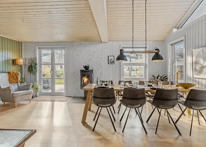 3 Bedroom Cozy In