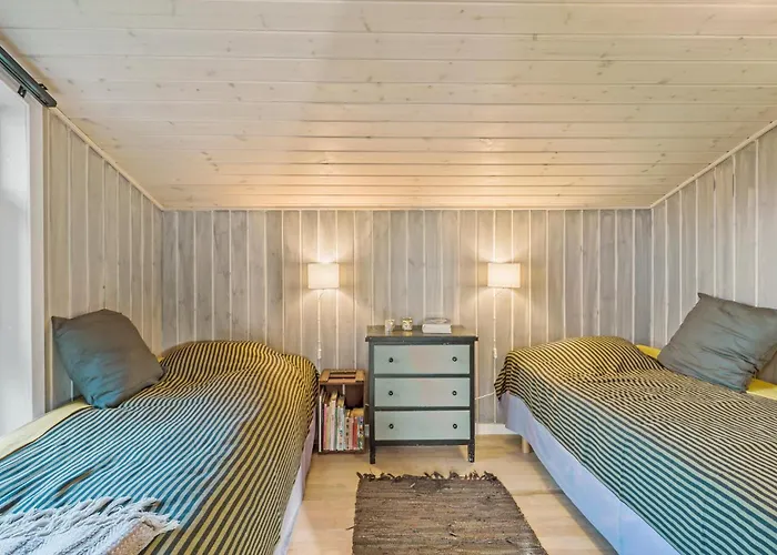 펜션 3 Bedroom Cozy In