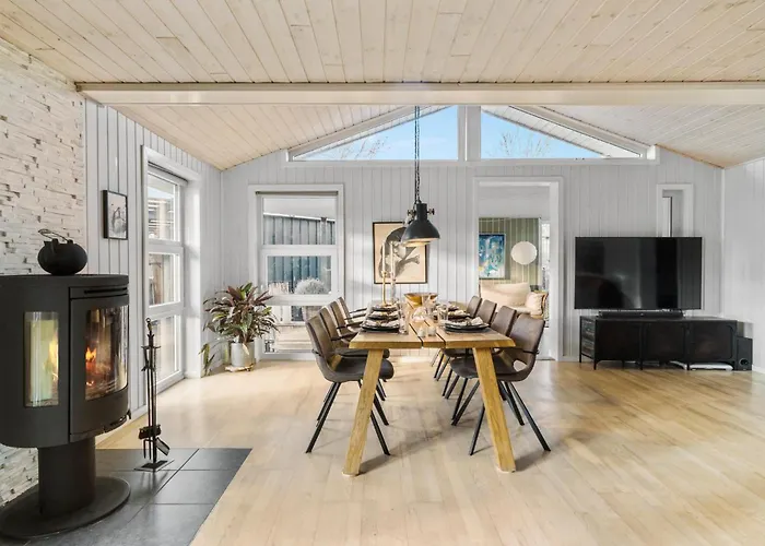 3 Bedroom Cozy In 펜션 Nibe